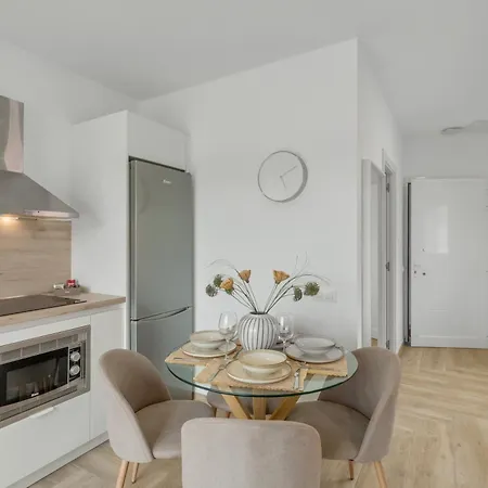 Flamboyan Apartment *